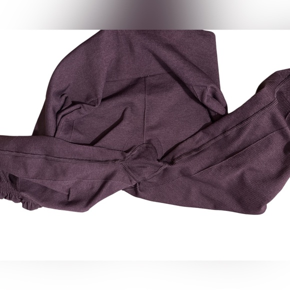 Lululemon In The Flow Crop II Heathered Black Cherry Size‎ 6 - Picture 4 of 9
